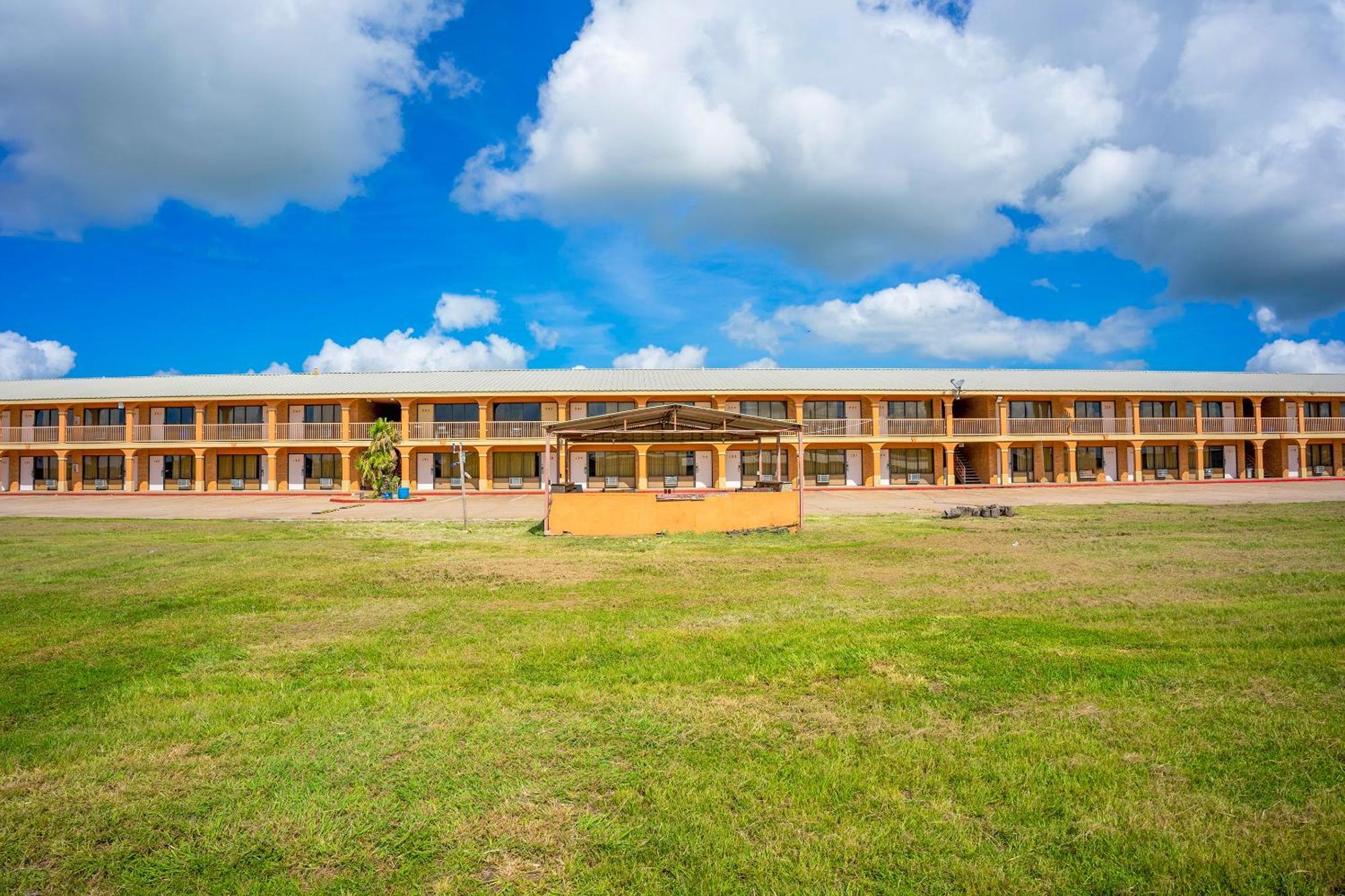 River Valley Motor Inn By Oyo La Grange Texas Exterior foto